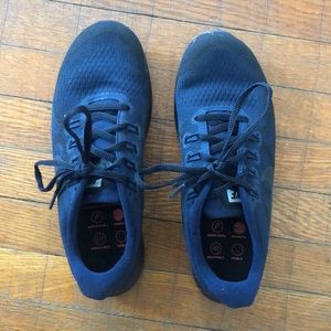 Nike Free Runs barely worn!!!!!